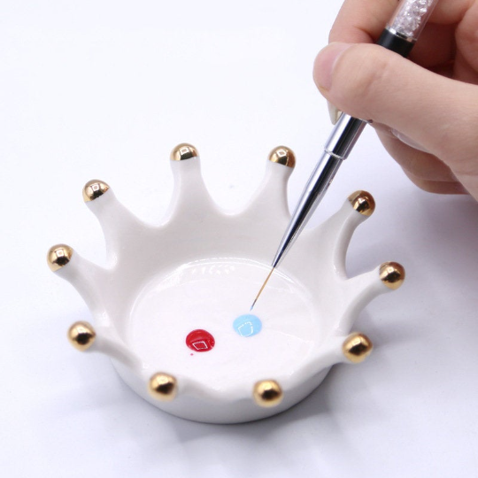 Ceramic Brush Holder & Palette Crown Shape